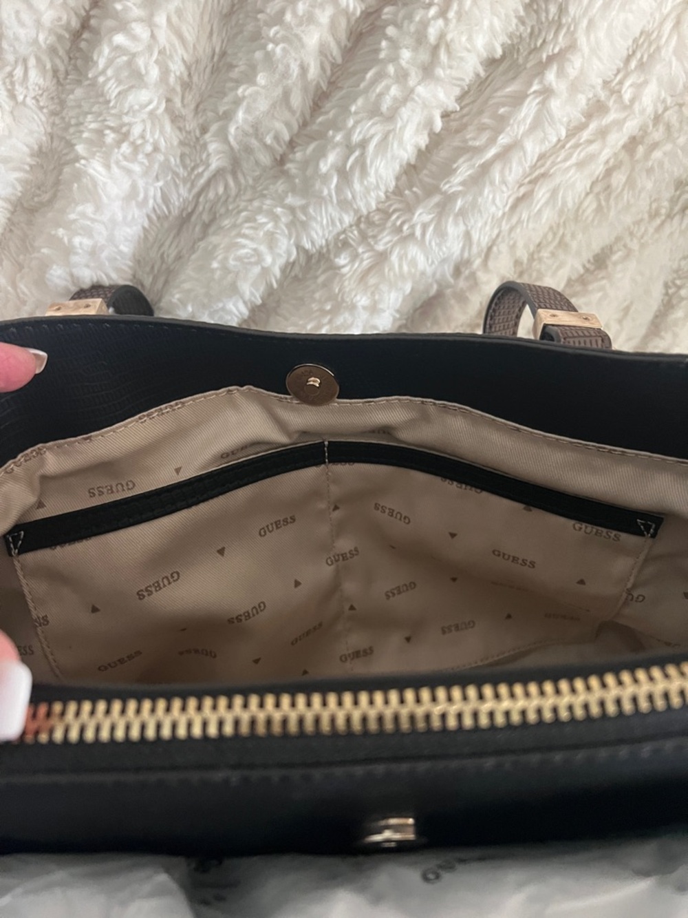 NWT GUESS Textured Purse and Wallet Set - Picture 12 of 14